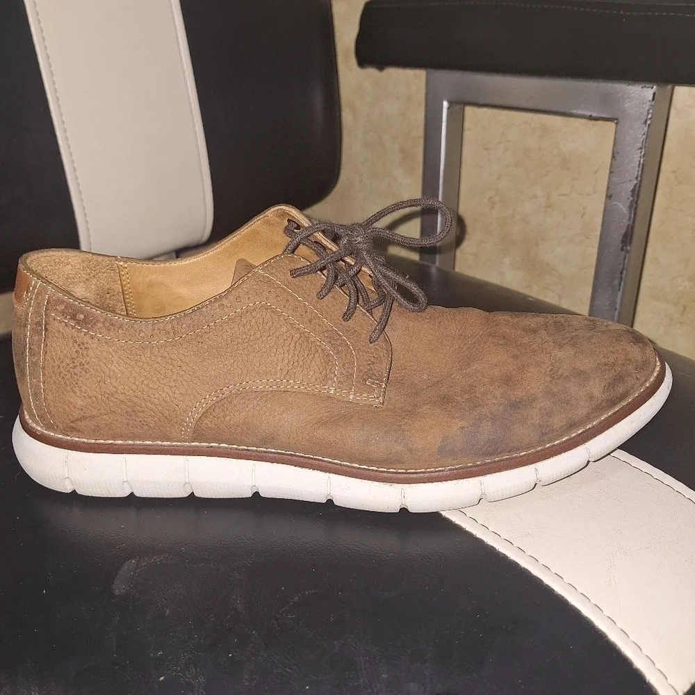 Johnston and Murphy Men's Brown Leather Shoes In A Size 10M.